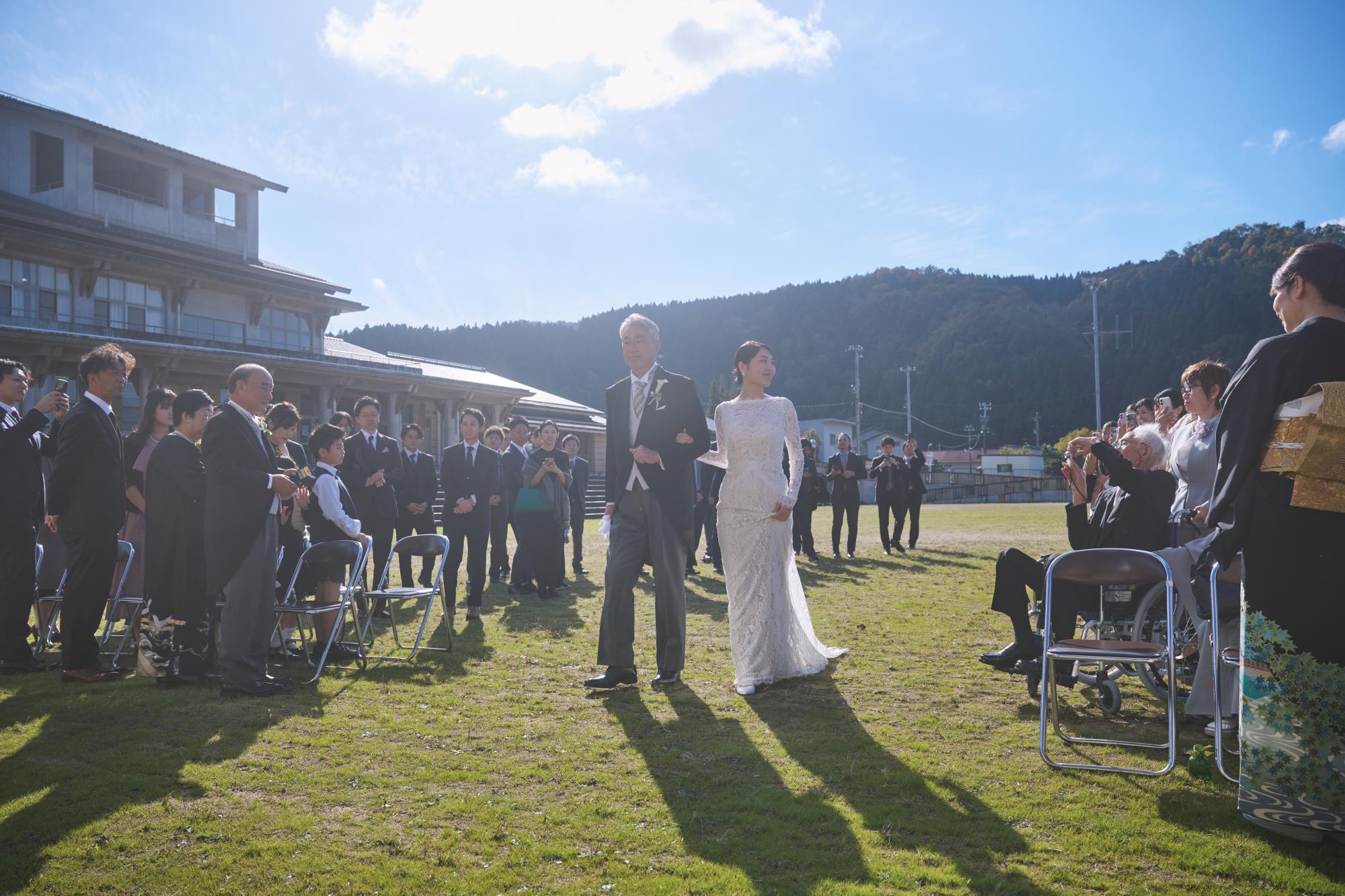 学校だった場所が、結婚式場になった日。